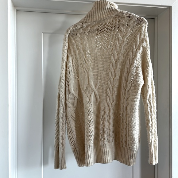 ATHLETA - Ivory sweater - Medium - Picture 3 of 5